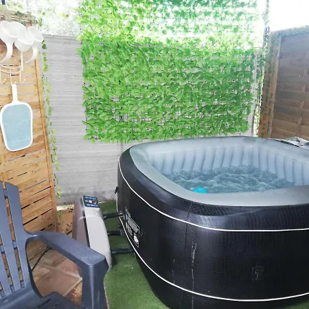 Charmant Chalet Pour 2 Personnes Spa Prive Massillargues-Attuech Exterior photo